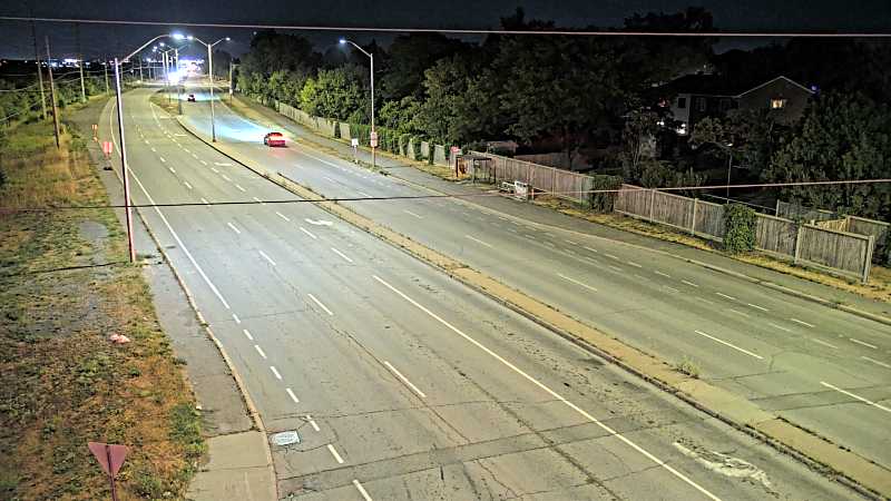 Traffic camera image at 2025-08-25 02:40:11