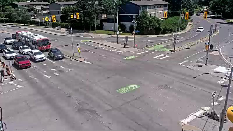 Traffic camera image at 2025-06-30 18:01:32