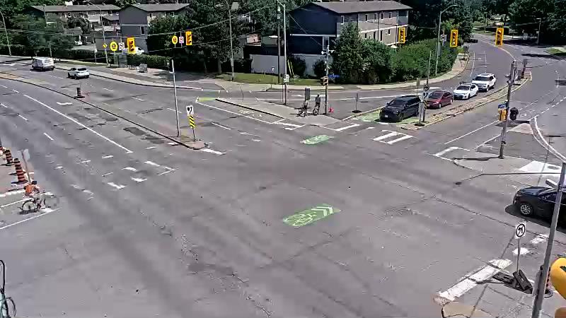Traffic camera image at 2025-06-30 18:21:30