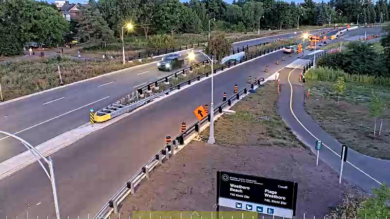 Traffic camera image at 2025-08-25 00:11:24