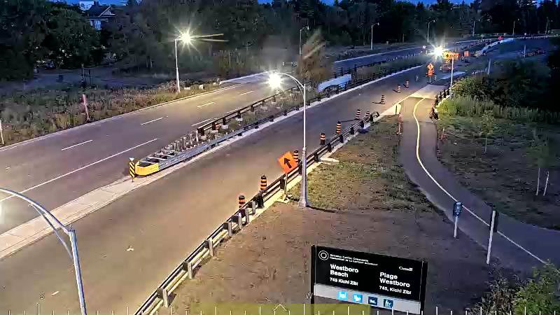 Traffic camera image at 2025-08-25 00:26:20