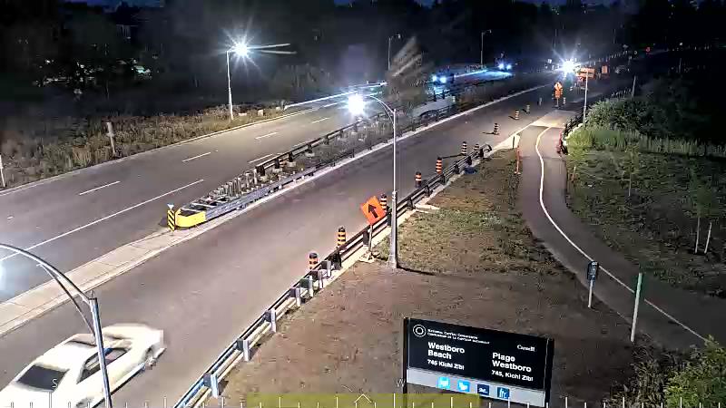 Traffic camera image at 2025-08-25 00:41:27