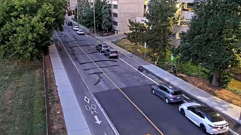 Traffic camera image at 2025-08-25 00:11:25