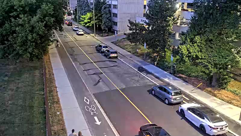 Traffic camera image at 2025-08-25 00:16:27