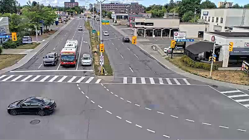 Traffic camera image at 2025-08-24 14:31:32