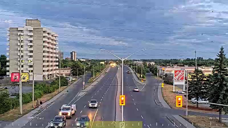 Traffic camera image at 2025-08-25 00:06:31
