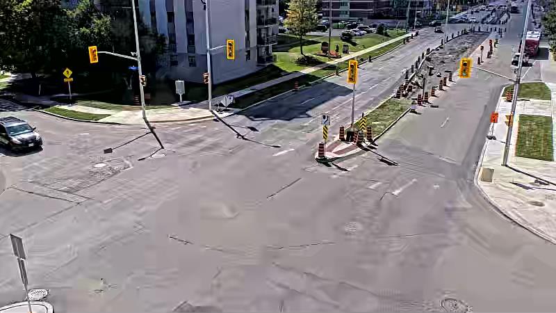 Traffic camera image at 2025-09-14 17:21:30