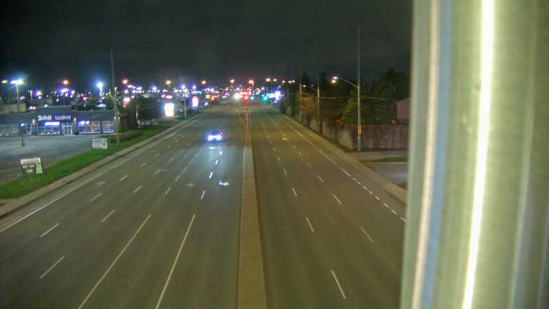 Traffic camera image at 2025-05-09 06:00:06