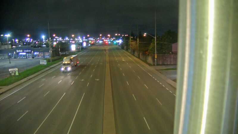 Traffic camera image at 2025-05-09 06:30:05