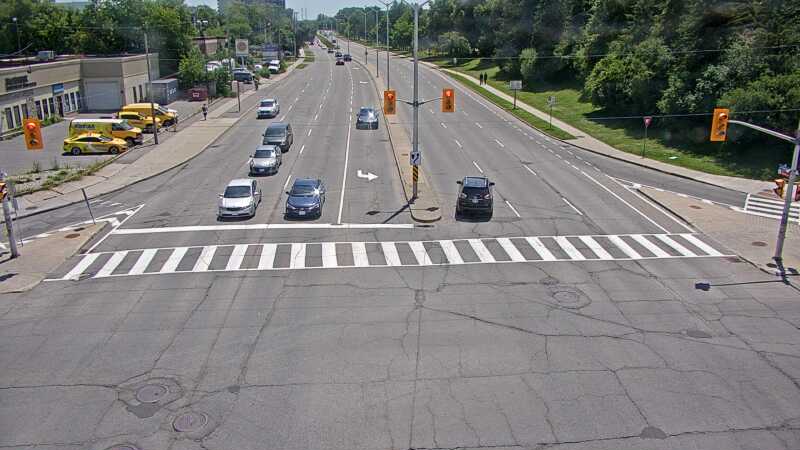 Traffic camera image at 2025-06-30 17:40:14