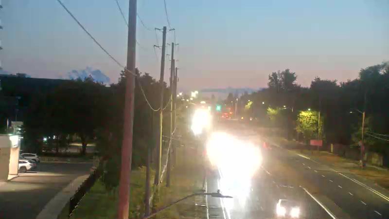 Traffic camera image at 2025-08-25 00:30:13