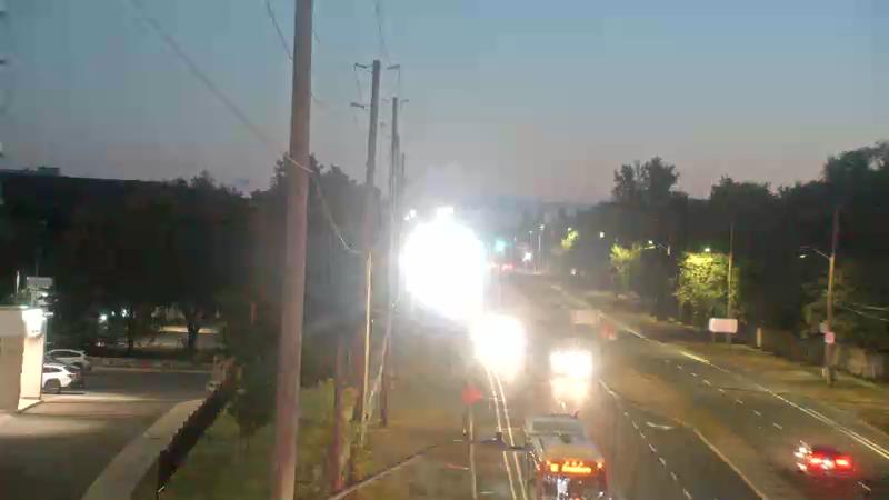 Traffic camera image at 2025-08-25 00:35:14