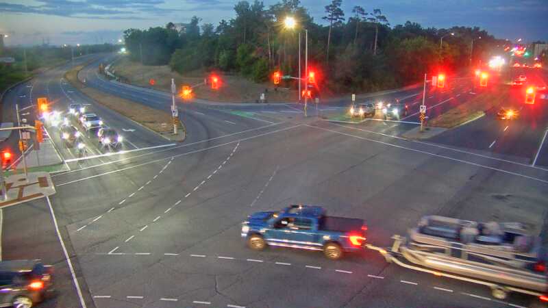 Traffic camera image at 2025-08-25 00:15:16