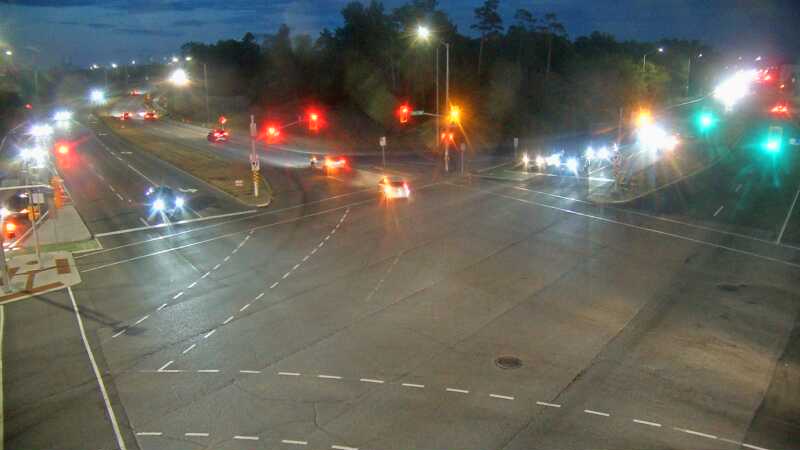 Traffic camera image at 2025-08-25 00:30:14