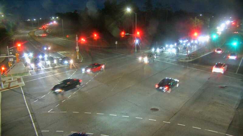 Traffic camera image at 2025-08-25 00:40:12