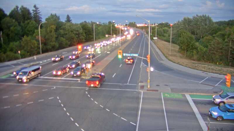 Traffic camera image at 2025-08-25 00:10:15