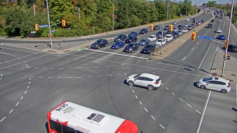 Traffic camera image at 2025-09-14 18:35:15