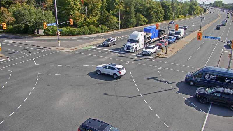 Traffic camera image at 2025-09-17 14:20:12