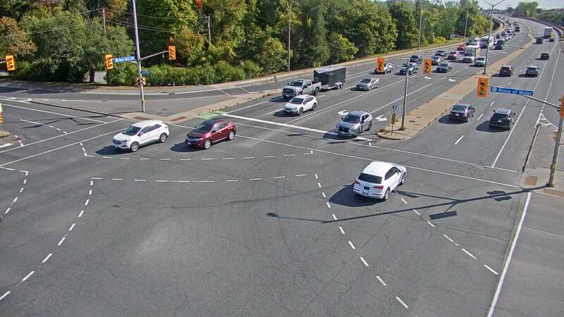 Traffic camera image at 2025-09-17 14:35:18