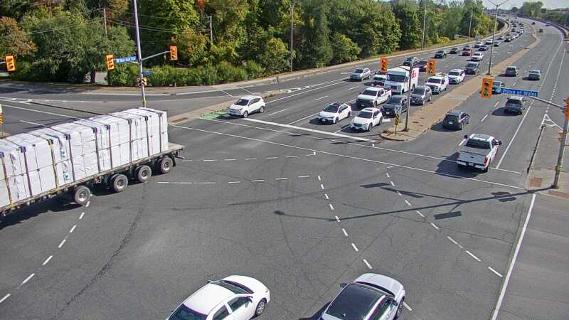 Traffic camera image at 2025-09-17 14:40:11