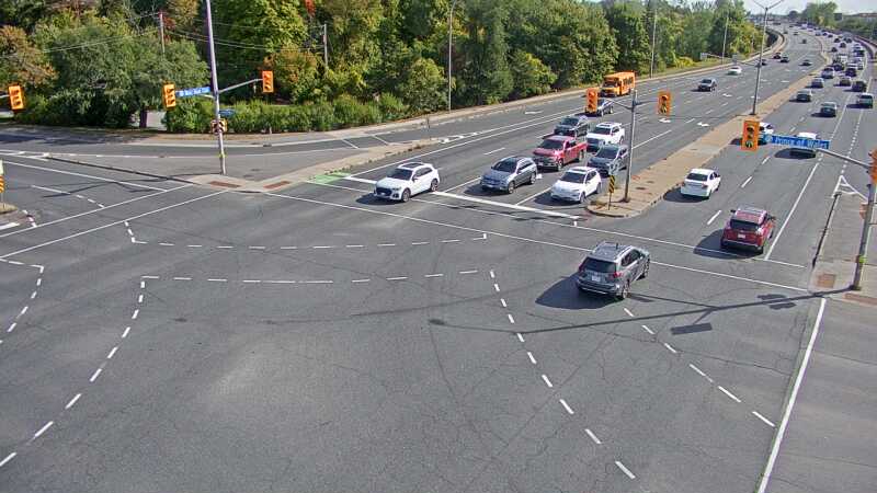 Traffic camera image at 2025-09-17 14:45:17