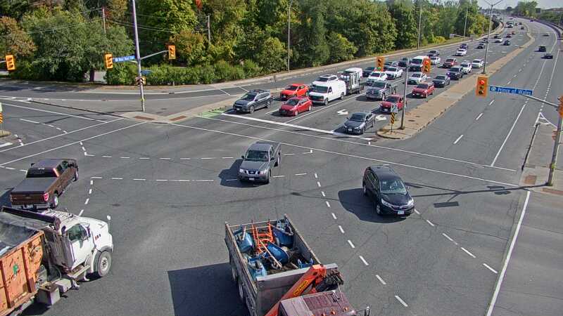 Traffic camera image at 2025-09-17 15:05:16