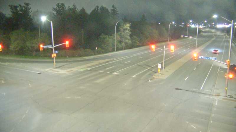 Traffic camera image at 2025-05-09 05:35:55