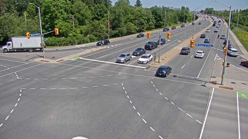 Traffic camera image at 2025-06-30 17:40:15