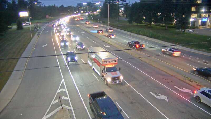 Traffic camera image at 2025-07-31 01:00:14