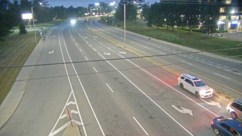 Traffic camera image at 2025-07-31 01:05:17