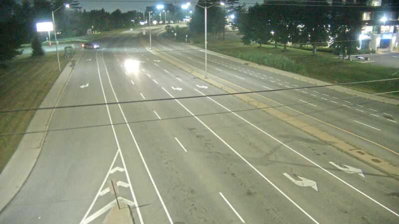 Traffic camera image at 2025-07-31 02:00:15