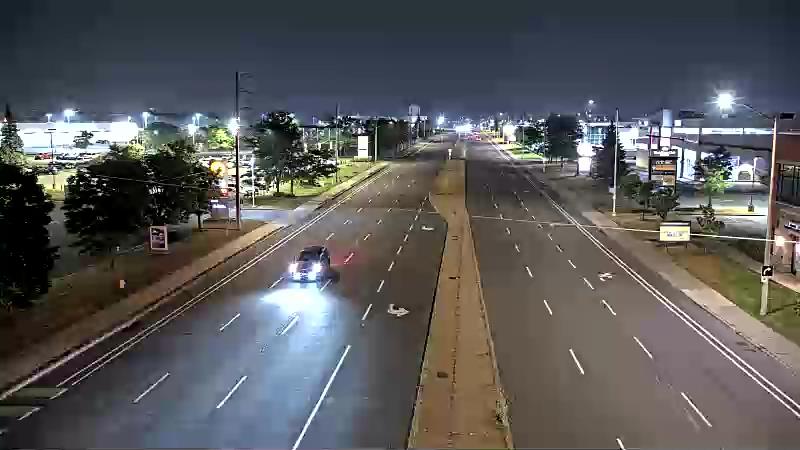 Traffic camera image at 2025-08-04 01:25:12