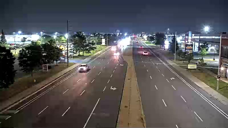 Traffic camera image at 2025-08-04 01:40:12