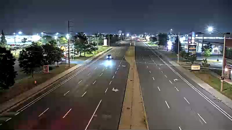 Traffic camera image at 2025-08-04 02:05:13