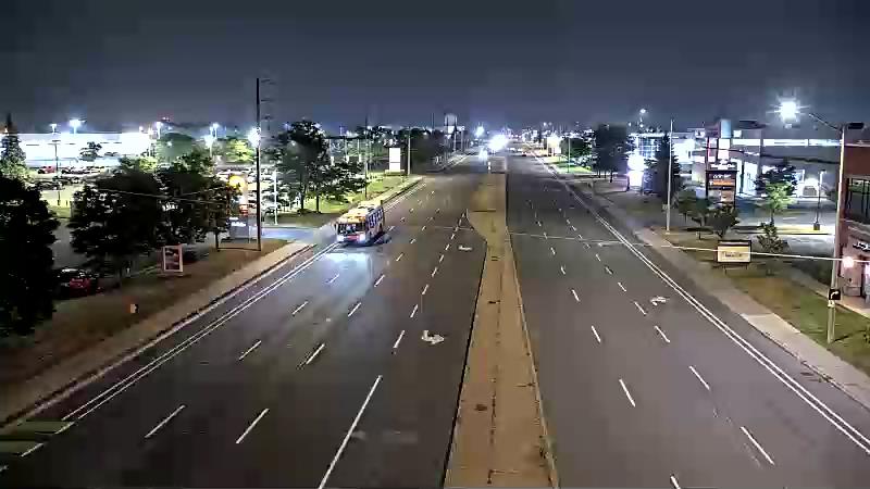 Traffic camera image at 2025-08-04 02:35:17