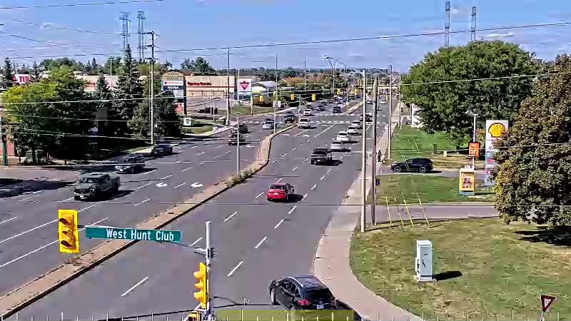 Traffic camera image at 2025-09-14 18:35:15