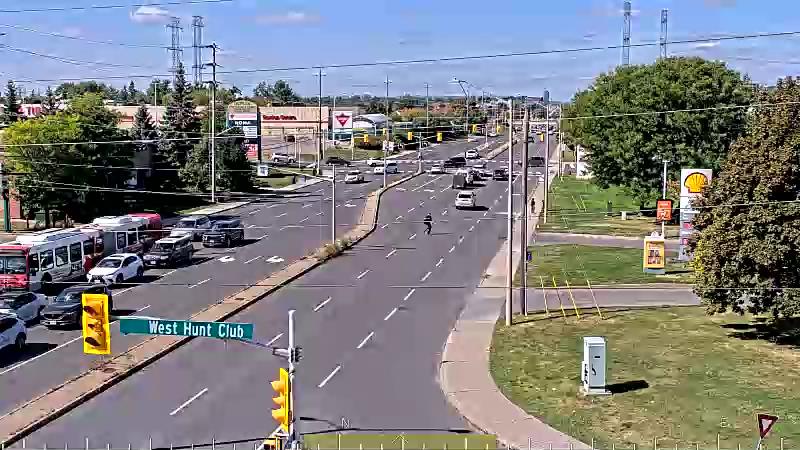 Traffic camera image at 2025-09-14 18:40:17