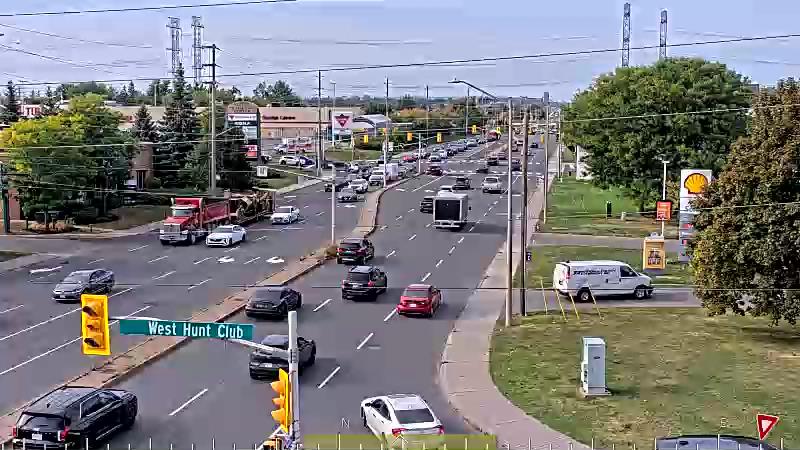 Traffic camera image at 2025-09-17 20:05:16