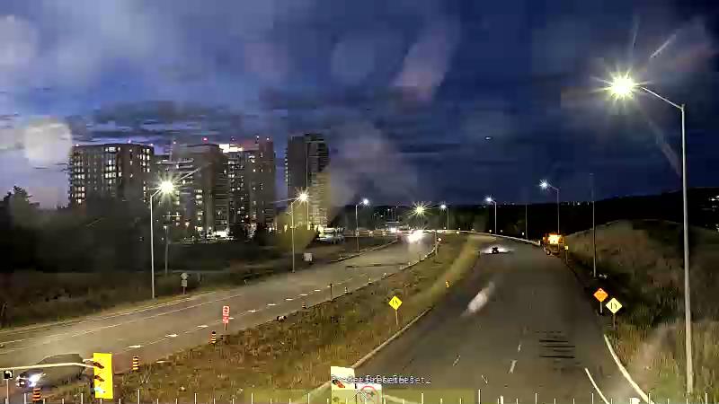 Traffic camera image at 2025-08-25 00:35:14