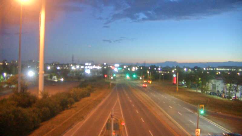Traffic camera image at 2025-08-25 00:30:14
