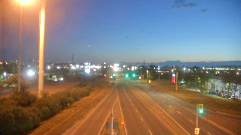 Traffic camera image at 2025-08-25 00:35:14
