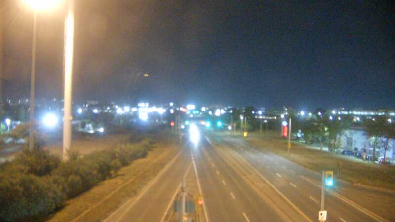 Traffic camera image at 2025-08-25 02:35:18