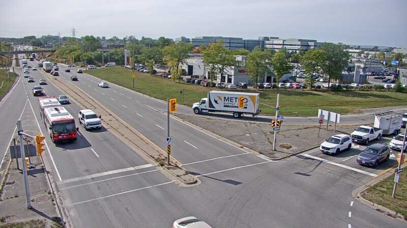 Traffic camera image at 2025-09-17 18:35:17