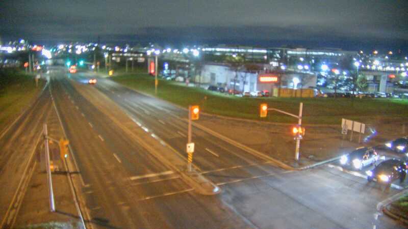 Traffic camera image at 2025-05-08 03:00:13