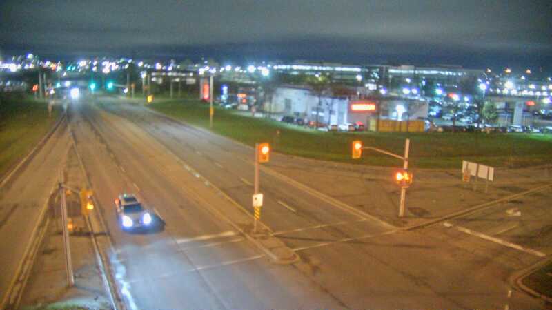 Traffic camera image at 2025-05-08 03:25:15