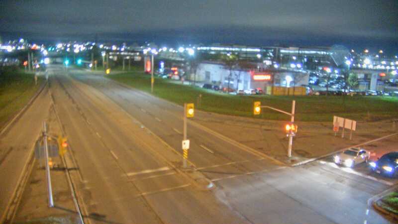 Traffic camera image at 2025-05-08 03:30:12