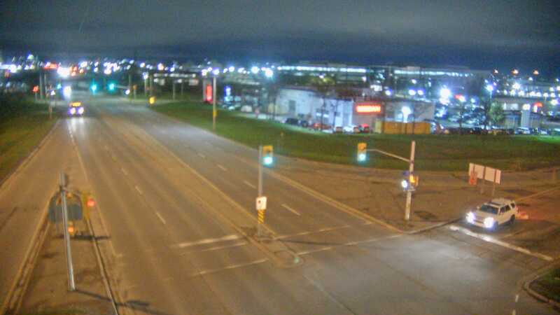 Traffic camera image at 2025-05-08 04:05:12