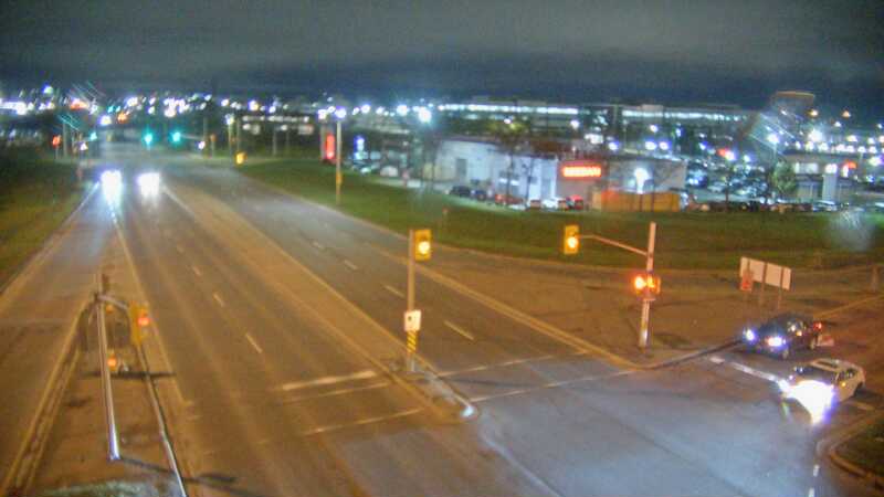 Traffic camera image at 2025-05-08 04:15:10