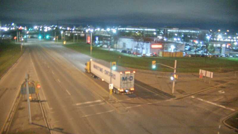 Traffic camera image at 2025-05-08 04:20:13