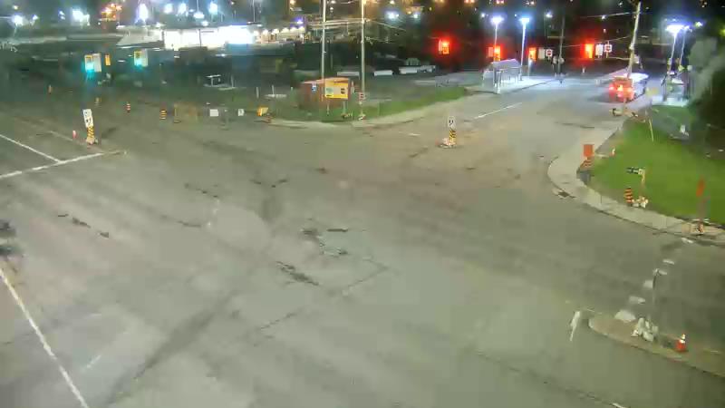 Traffic camera image at 2025-05-08 04:00:14